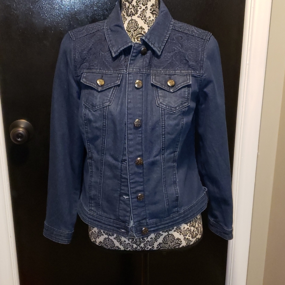 Embroidered collar jean jacket - 330
